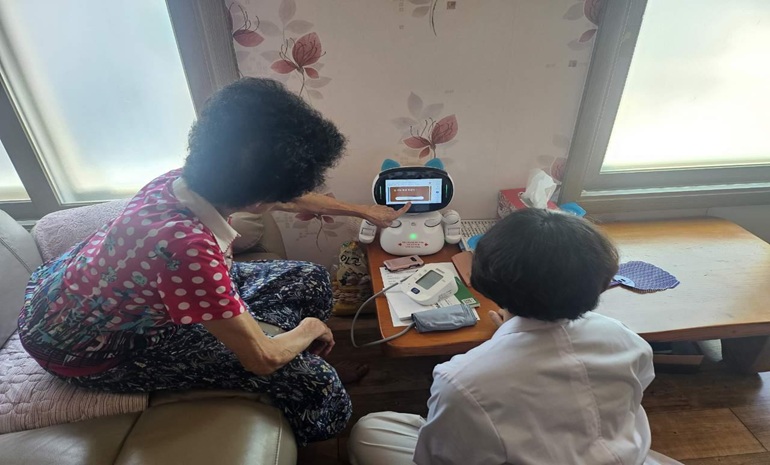 서천군보건소, AI-IoT 기반 어르신 건강관리 사업 운영